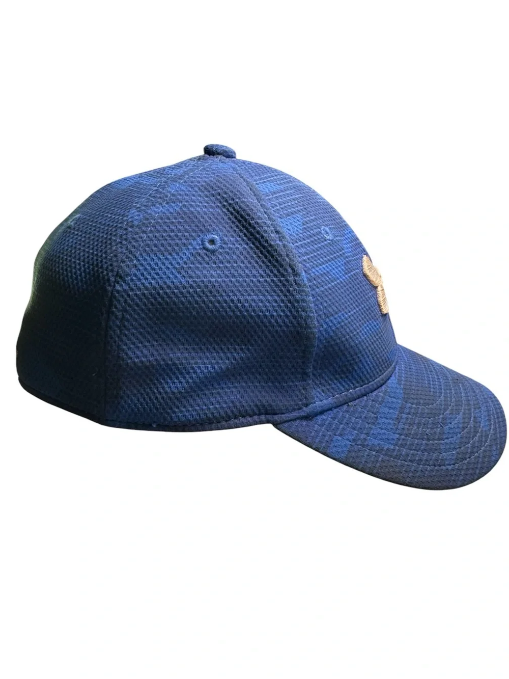 Under Armour Men's Printed Blitzing Cap - Blue Camo Fitted Hat Silver logo Youth